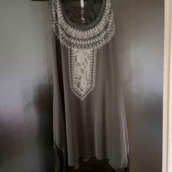 Tank top - Picture 1 of 2